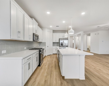 4116 Silver Falls Lane - Photo Thumbnail 6