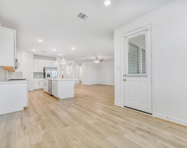 4116 Silver Falls Lane - Photo Thumbnail 10