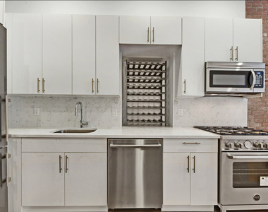 121 Madison Avenue - Photo Thumbnail 1