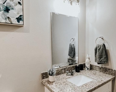 1026 Clinton Park Street - Photo Thumbnail 6