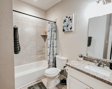 1026 Clinton Park Street - Photo Thumbnail 7