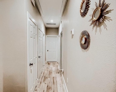 1026 Clinton Park Street - Photo Thumbnail 11