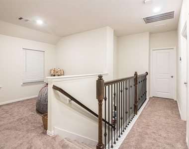 211 Club Crest Lane - Photo Thumbnail 8
