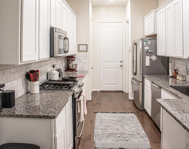 211 Club Crest Lane - Photo Thumbnail 6