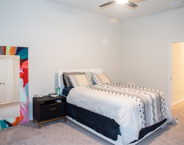 211 Club Crest Lane - Photo Thumbnail 10