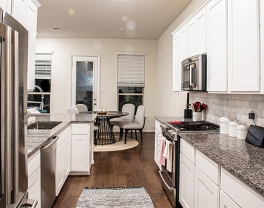 211 Club Crest Lane - Photo Thumbnail 7