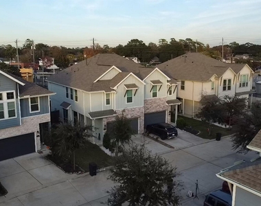 211 Club Crest Lane - Photo Thumbnail 15