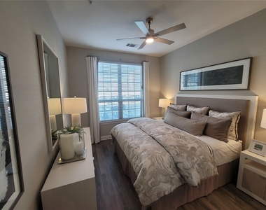 2111 Austin Street - Photo Thumbnail 7