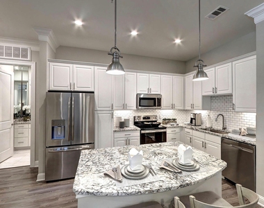 2111 Austin Street - Photo Thumbnail 8
