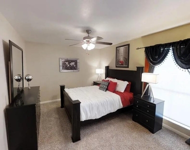 515 S Bender Avenue - Photo Thumbnail 9
