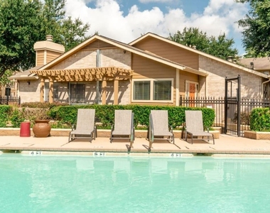 515 S Bender Avenue - Photo Thumbnail 1