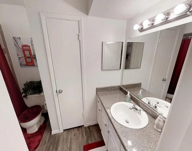 515 S Bender Avenue - Photo Thumbnail 14