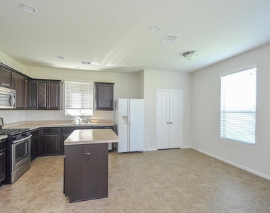 5827 Banyan Oak Court - Photo Thumbnail 9