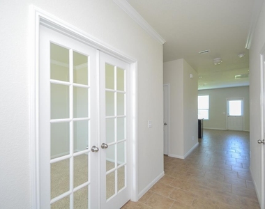 5827 Banyan Oak Court - Photo Thumbnail 3
