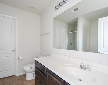 5827 Banyan Oak Court - Photo Thumbnail 18
