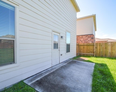 5827 Banyan Oak Court - Photo Thumbnail 26