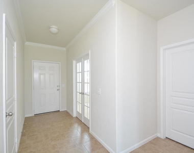 5827 Banyan Oak Court - Photo Thumbnail 4