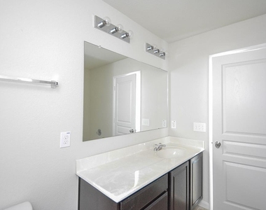 5827 Banyan Oak Court - Photo Thumbnail 20