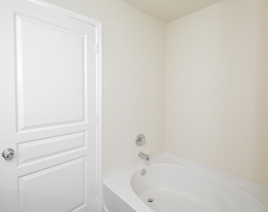 5827 Banyan Oak Court - Photo Thumbnail 24