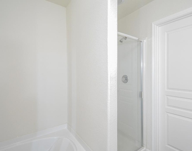 5827 Banyan Oak Court - Photo Thumbnail 13