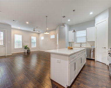847 Rachel St - Photo Thumbnail 15