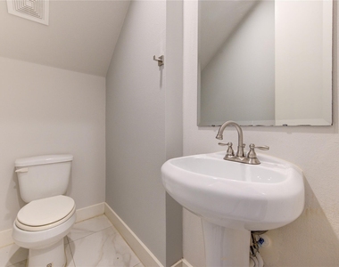 847 Rachel St - Photo Thumbnail 19