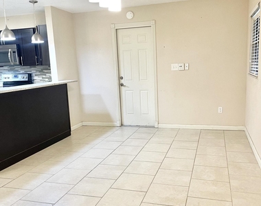 3025 Briarwood Lane - Photo Thumbnail 16