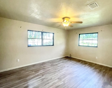 3025 Briarwood Lane - Photo Thumbnail 31