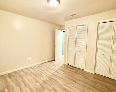 3025 Briarwood Lane - Photo Thumbnail 28