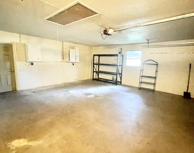 3025 Briarwood Lane - Photo Thumbnail 38
