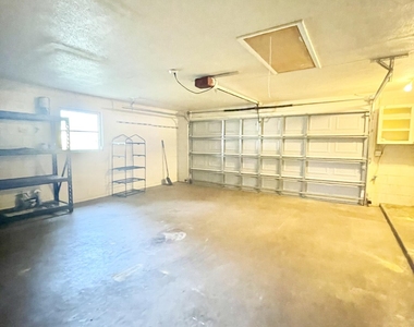 3025 Briarwood Lane - Photo Thumbnail 37