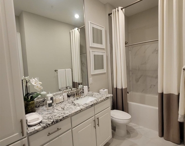 2111 Austin Street - Photo Thumbnail 5