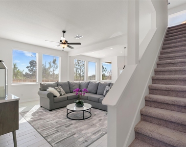 648 Silver Pear Court - Photo Thumbnail 8