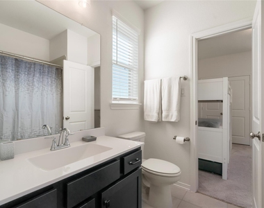 648 Silver Pear Court - Photo Thumbnail 4