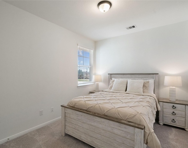 648 Silver Pear Court - Photo Thumbnail 3