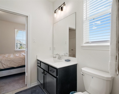 648 Silver Pear Court - Photo Thumbnail 5