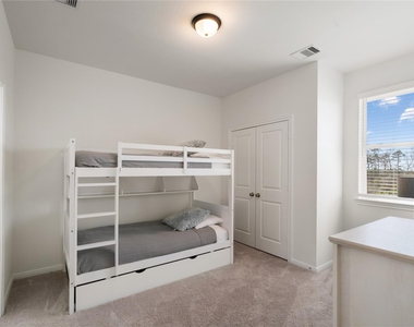 648 Silver Pear Court - Photo Thumbnail 6