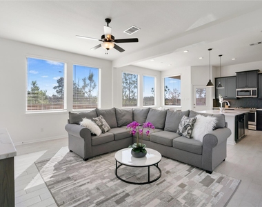 648 Silver Pear Court - Photo Thumbnail 9