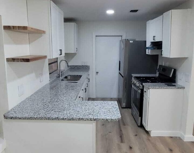 329 W Arlington Street - Photo Thumbnail 20