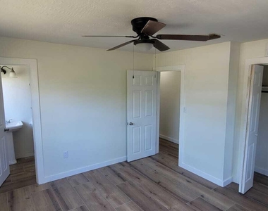 329 W Arlington Street - Photo Thumbnail 6