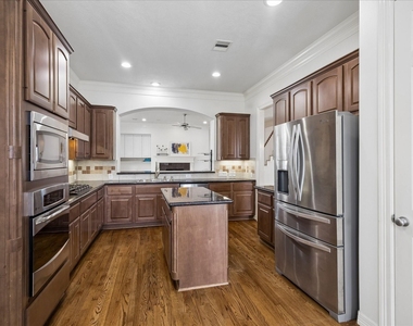 7608 Janak Drive - Photo Thumbnail 10