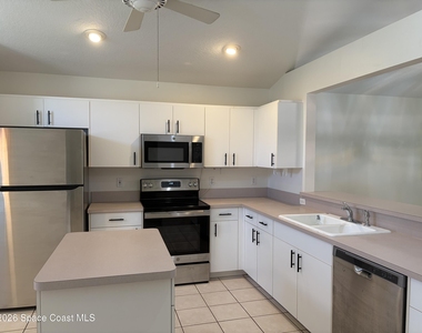 2361 White Sands Court Ne - Photo Thumbnail 6