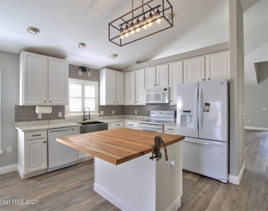 2906 Mondavi Drive - Photo Thumbnail 3