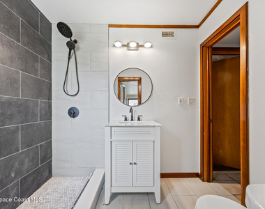485 N Shore Drive - Photo Thumbnail 14