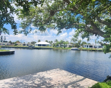 485 N Shore Drive - Photo Thumbnail 2