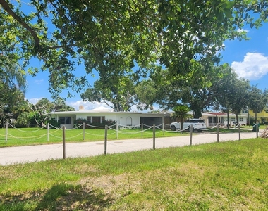 485 N Shore Drive - Photo Thumbnail 6