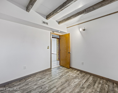485 N Shore Drive - Photo Thumbnail 9