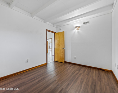 485 N Shore Drive - Photo Thumbnail 21
