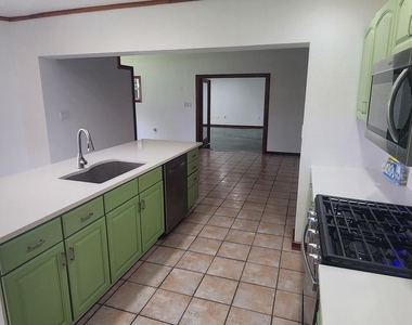 485 N Shore Drive - Photo Thumbnail 14