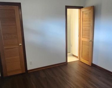 485 N Shore Drive - Photo Thumbnail 31